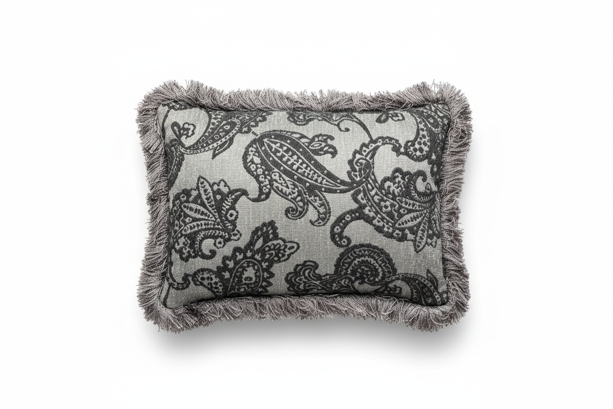 Nocturne cushion with improved fringe