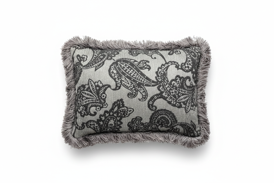 Nocturne cushion with improved fringe